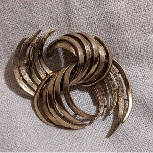 Vintage Coro gold toned pin